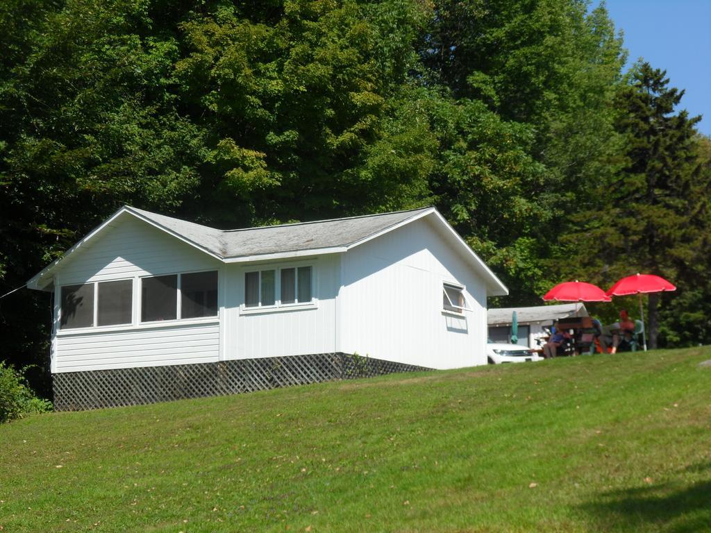 White Oak Motel & Cottages Holderness Buitenkant foto